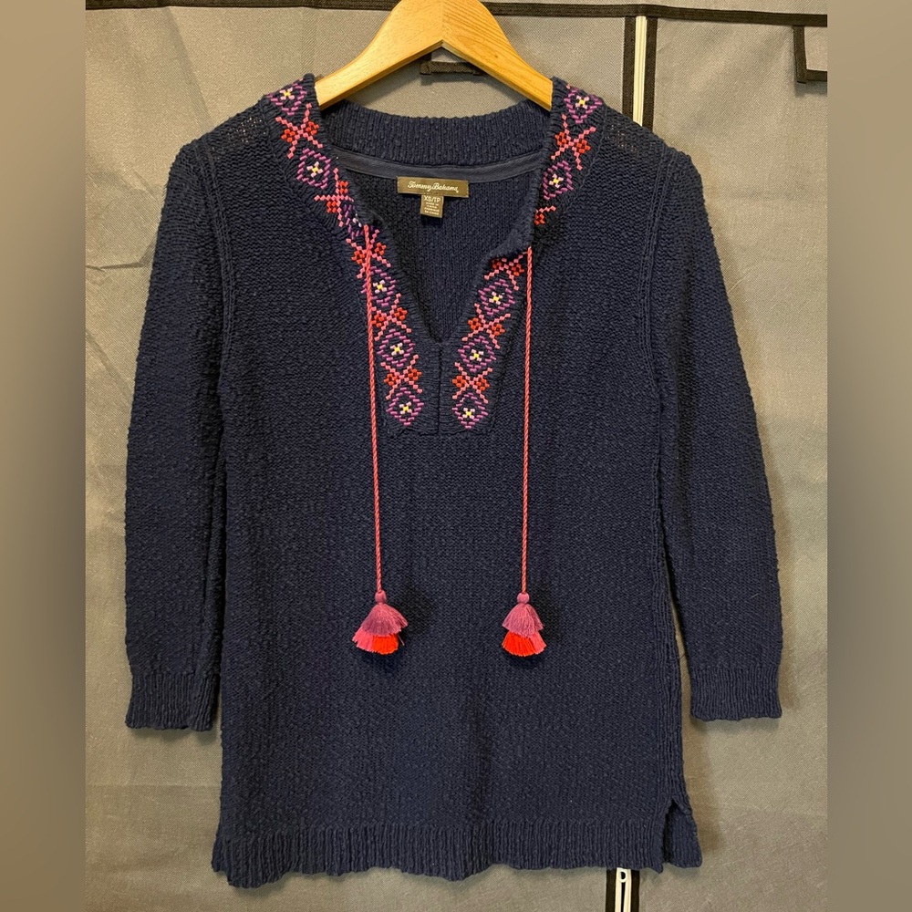 Tommy Bahama Eden Bay Tassel Tunic Sweater Size XS Navy Blue Embroidered V-Neck